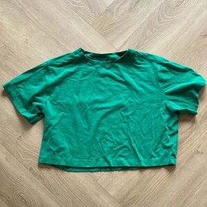 LuLulemon cropped T - like new - size??